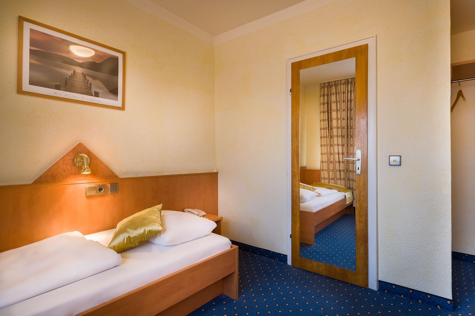 Scope Hotel Greif Karlsruhe Bagian luar foto